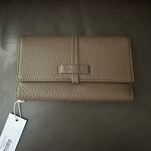 NWT- Hammitt Benjamin Pebble Leather Wallet Olivine Color- GORGEOUS!